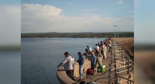 CRUZ DEL EJE: habilitan la pesca comercial en el dique